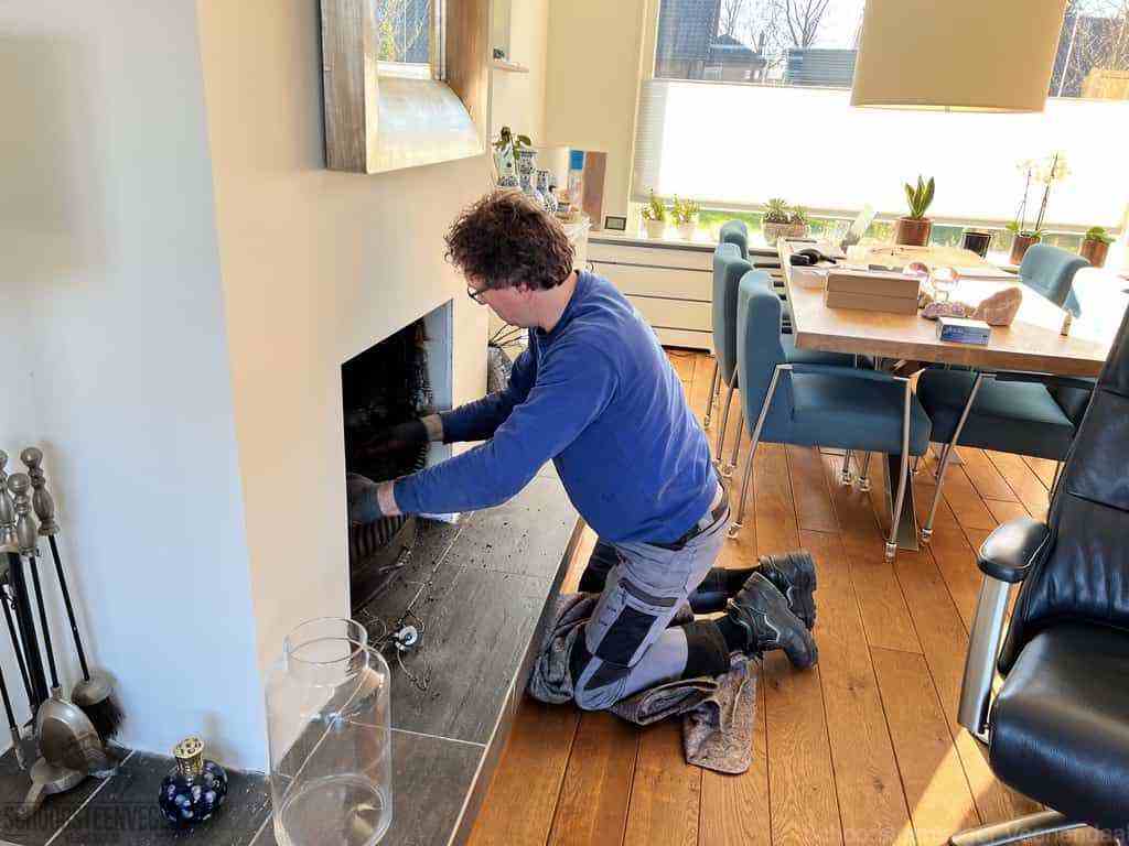 Schouwveger Veenendaal kleed schoorsteenreiniger Schouwveger Veenendaal kleed schoorsteenreiniger